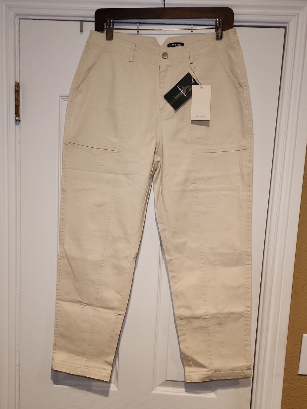 New Flamingals Cream Utility Cargo Crop Pants, NWT, Sz. Large